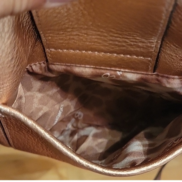 Tan Crossbody Bag with Geometric Front Flap - Picture 4 of 7